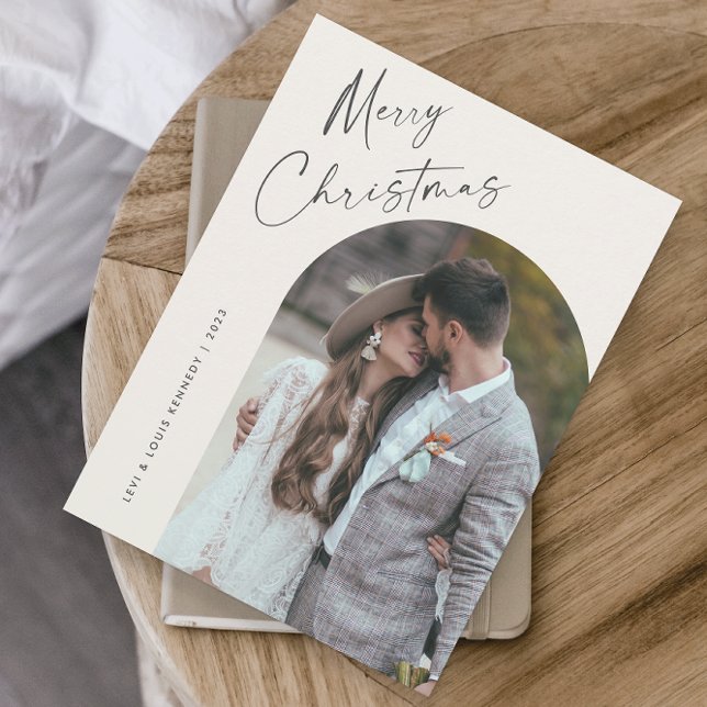 Imán de Navidad con arco boho de texto simple (Simple, modern script Merry Christmas boho arch photo magnetic Christmas card.)