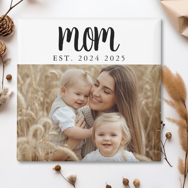 Imán de regalo de foto establecida Minimal Mom (modern script mom established date magnet for new mom or photo stocking stuffer mothers day gift)