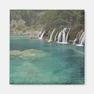 Imán Depósitos minerales hacen cascadas y límpidas