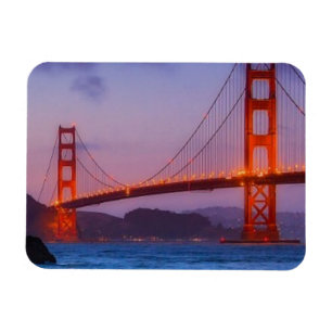 Imán Después de puesta del sol hacia fuera en la playa