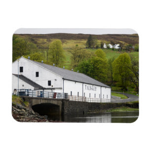 Imán Destilería de whisky talisker en Skye, Escocia