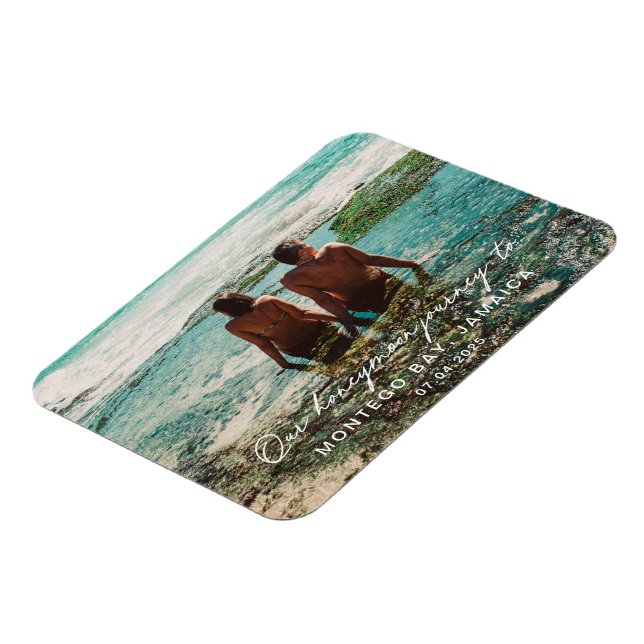 Imán Destino de script blanco de luna de miel de boda (Lado Izquierdo)