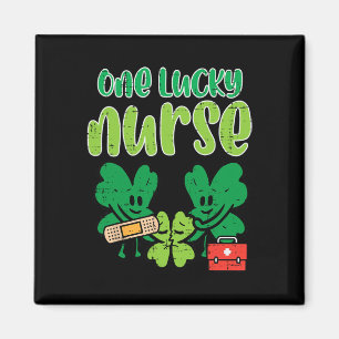Imán Día de San Patricio Una enfermera afortunada Scrub