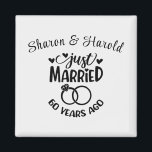 Imán Diamante de los nombres personalizados del 60° ani<br><div class="desc">Conmemorar su sexagésimo aniversario de boda con este fondo blanco de diamantes,  imán personalizado. Personaliza los nombres en texto negro a tu propia pareja o a la pareja que celebra este hito. ¡Gran idea para un favor partidario también!</div>