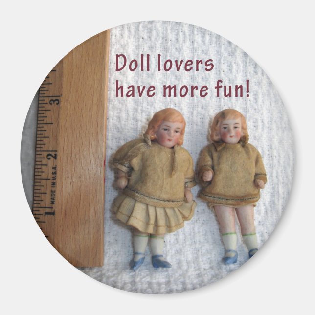 Imán Doll Lovers Twin Antique Doll Magnets, redonda (Frente)