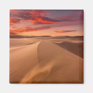 Imán Dunas de arena en el desierto en la puesta del sol