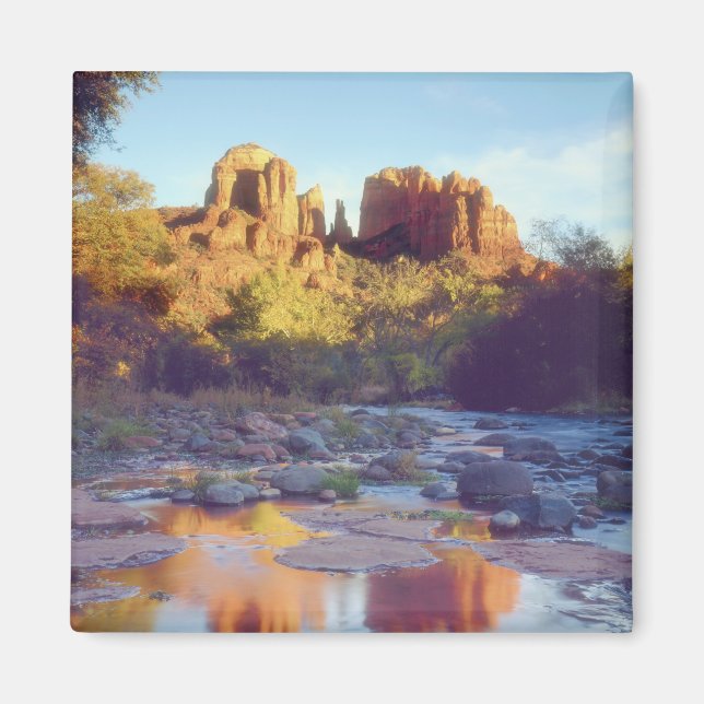 Imán EE. UU., Arizona, Sedona. Cathedral Rock reflejand (Frente)