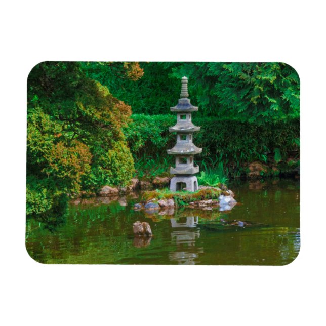 Imán EE.UU., California. Vista De Un Estanque (Horizontal)