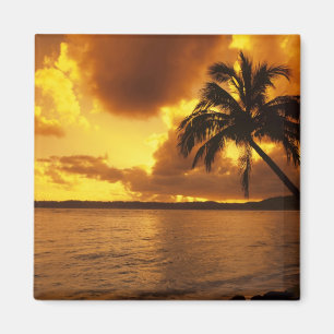 Imán EE. UU., Hawái, Kauai, Amanecer colorido en un