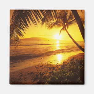 Imán EE. UU., Hawái, Maui, Atardecer colorido en un 2