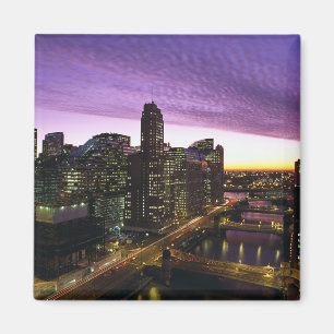 Imán EE.UU., IL, Chicago. Esquina de Chicago y río