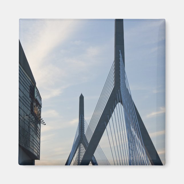 Imán EE. UU., Massachusetts, Boston. El puente Zakim. (Frente)