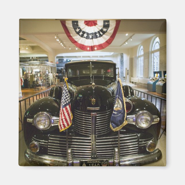 Imán EE. UU., Michigan, Dearborn: The Henry Ford Museum (Frente)