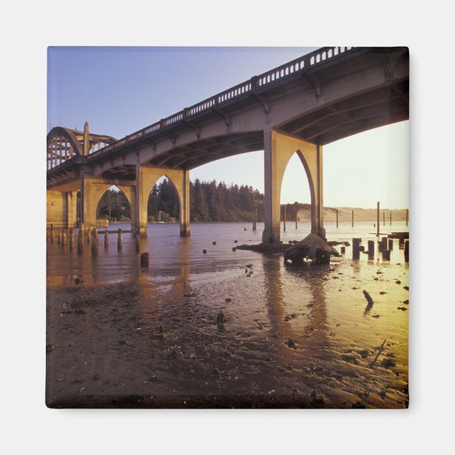 Imán EE. UU., Oregón, Florence. Puente Siuslaw y (Frente)