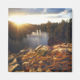 Imán EEUU, California, Sierra Nevada. Atardecer