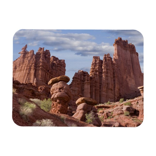 Imán EEUU, Utah. Vista de las Torres Fisher. Crédito co (Horizontal)