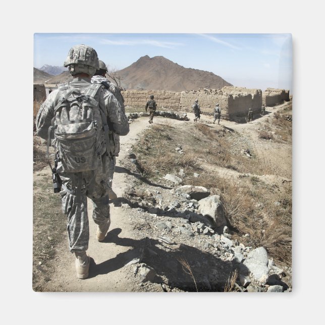 Imán Ejército Nacional Afgano y soldados estadounidense (Frente)