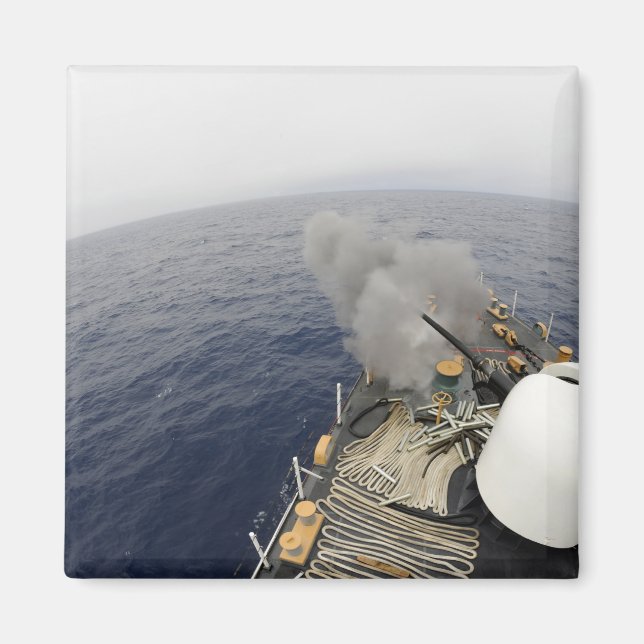 Imán El cañón MK-75 de 76 mm (Frente)