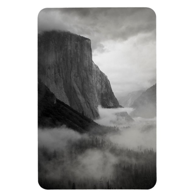Imán El Capitán con niebla arremolinada (Vertical)