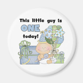 Imán El chico pequeño es una camiseta y regalos