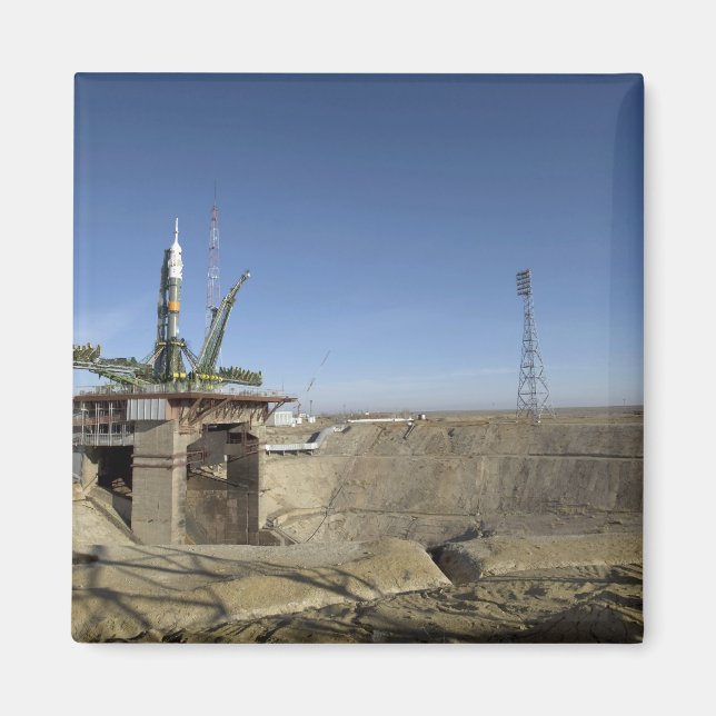 Imán El cohete Soyuz se erige en la posición 5 (Frente)