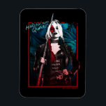 Imán El escuadrón suicida | Harley Quinn y Green Ferns<br><div class="desc">Harley Quinn parado frente a helechos verdes en una frontera roja.</div>