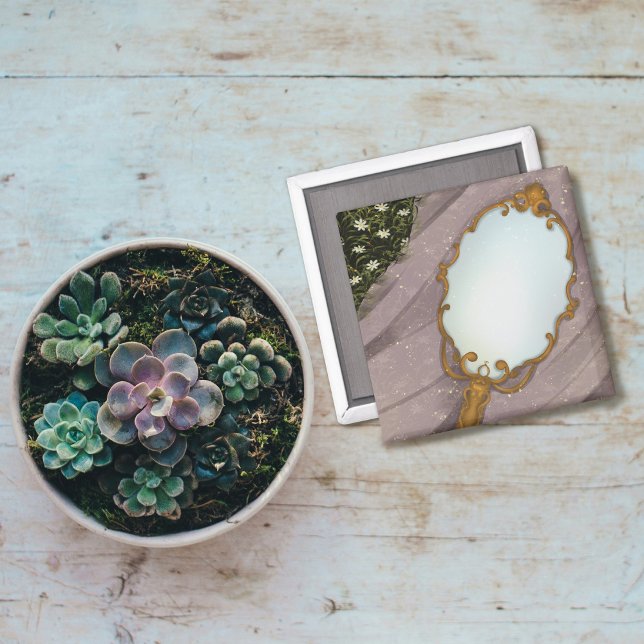 Imán El espejo I - Un espejo dorado en la hierba (Subido por el creador)