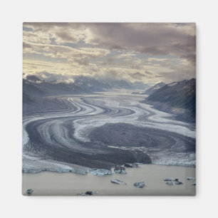 Imán El glaciar Lowell desemboca en el río Alsek en