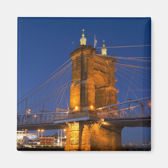 Imán El horizonte de Cincinnati, Ohio, EE. UU. al anoch (Frente)