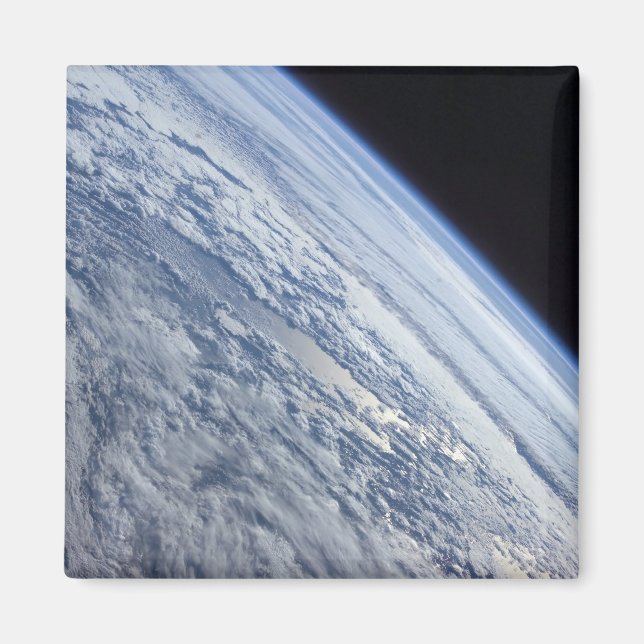 Imán El horizonte de la Tierra contra la oscuridad del  (Frente)