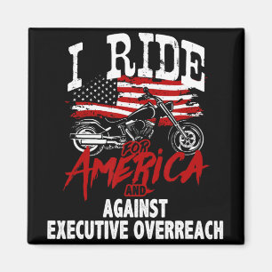 Imán El motociclista anti Trump resiste a la sobreracci