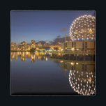 Imán El mundo de la ciencia y el CDB se reflejan en el<br><div class="desc">COPYRIGHT David Wall / DanitaDelimont.com | CN02 DWA0002.jpg | Ciencia World y CBD reflejados en False Creek,  Vancouver,  Columbia Británica,  Canadá</div>