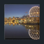 Imán El mundo de la ciencia y el CDB se reflejan en el<br><div class="desc">COPYRIGHT David Wall / DanitaDelimont.com | CN02 DWA0002.jpg | Ciencia World y CBD reflejados en False Creek,  Vancouver,  Columbia Británica,  Canadá</div>