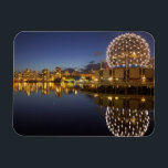 Imán El mundo de la ciencia y el CDB se reflejan en el<br><div class="desc">COPYRIGHT David Wall / DanitaDelimont.com | CN02 DWA0002.jpg | Ciencia World y CBD reflejados en False Creek,  Vancouver,  Columbia Británica,  Canadá</div>