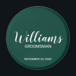 Imán El nombre de Groomsman personalizado con escritura<br><div class="desc">Regalos personalizados de Groomsman con el nombre personalizado del groomsman en un estilo de letra blanco moderno con el título y la fecha boda en un estilo de letra sans serif moderno con fondo verde esmeralda. También perfecto para el mejor hombre, padre de la novia, dama de honor, madre de...</div>