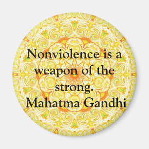 Imán El Nonviolence es un arma del fuerte. - Gandhi