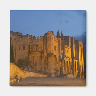Imán El Palacio del Papa en Aviñón al atardecer. Constr