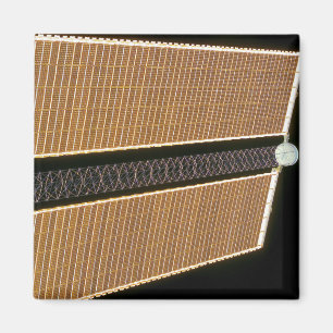 Imán El panel de estribor del ala del arsenal solar