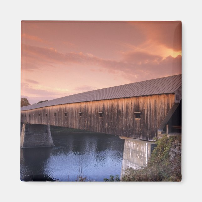 Imán El puente cubierto más largo de los Estados Unidos (Frente)