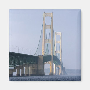 Imán El puente de Mackinac que atraviesa los Estrechos