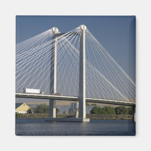 Imán El puente Ed Hendler atraviesa el río Columbia