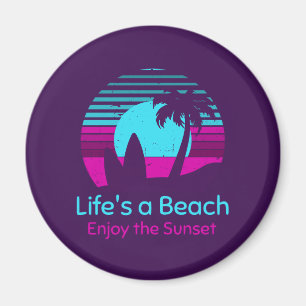 Imán El retro Sunset Surfboard Palm Tree Life es una pl