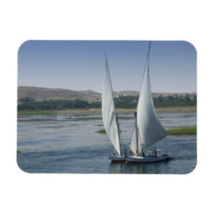 Imán El río Nilo y los barcos de vela utilizados como