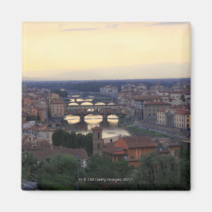 Imán El río y el Ponte Vecchio de Arno en Florencia,