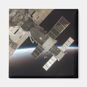 Imán El Soyuz atracado 13