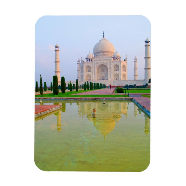 Imán El tranquilo y pacífico Taj Mahal famoso en el mun (Vertical)