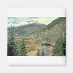 Imán El tren está cruzando el río de los Animas despu