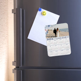 Imán Elegante Dusty Blue Floral Photo 2024 Year Calenda