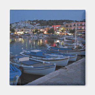 Imán Elounda de noche