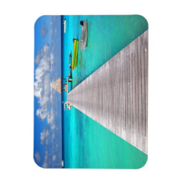 Imán Embalse con botes en una laguna tropical